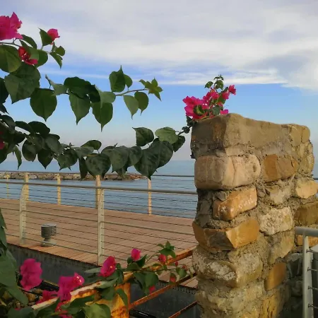 Case Vacanze Paola Santo Stefano al Mare Exterior photo